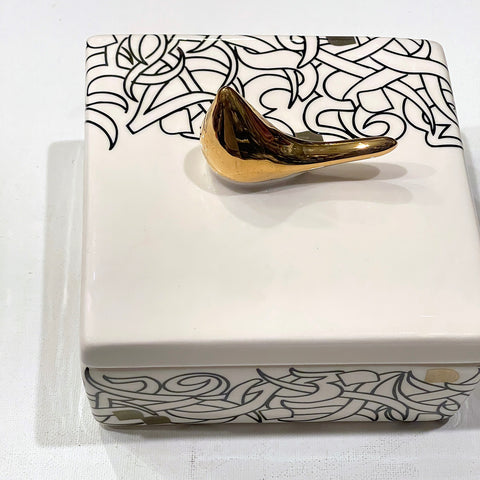 Beautiful Ceramic Chocolate Container With A Lid Designed by Calligraphy & A Golden Bird - Style 3